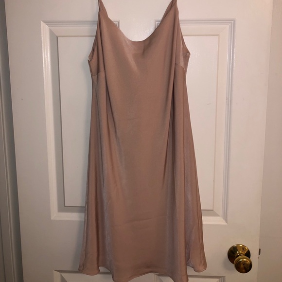 Backless elegant slip dress - Picture 1 of 3